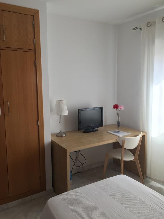 Hostal Monteluna Rociana Chambre photo